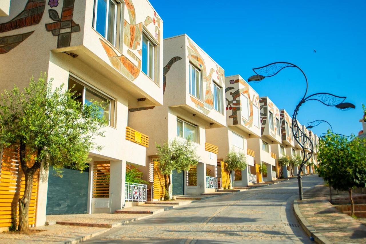 Arka Art Hotel Tirana Extérieur photo Residential neighborhood in the city of Murcia