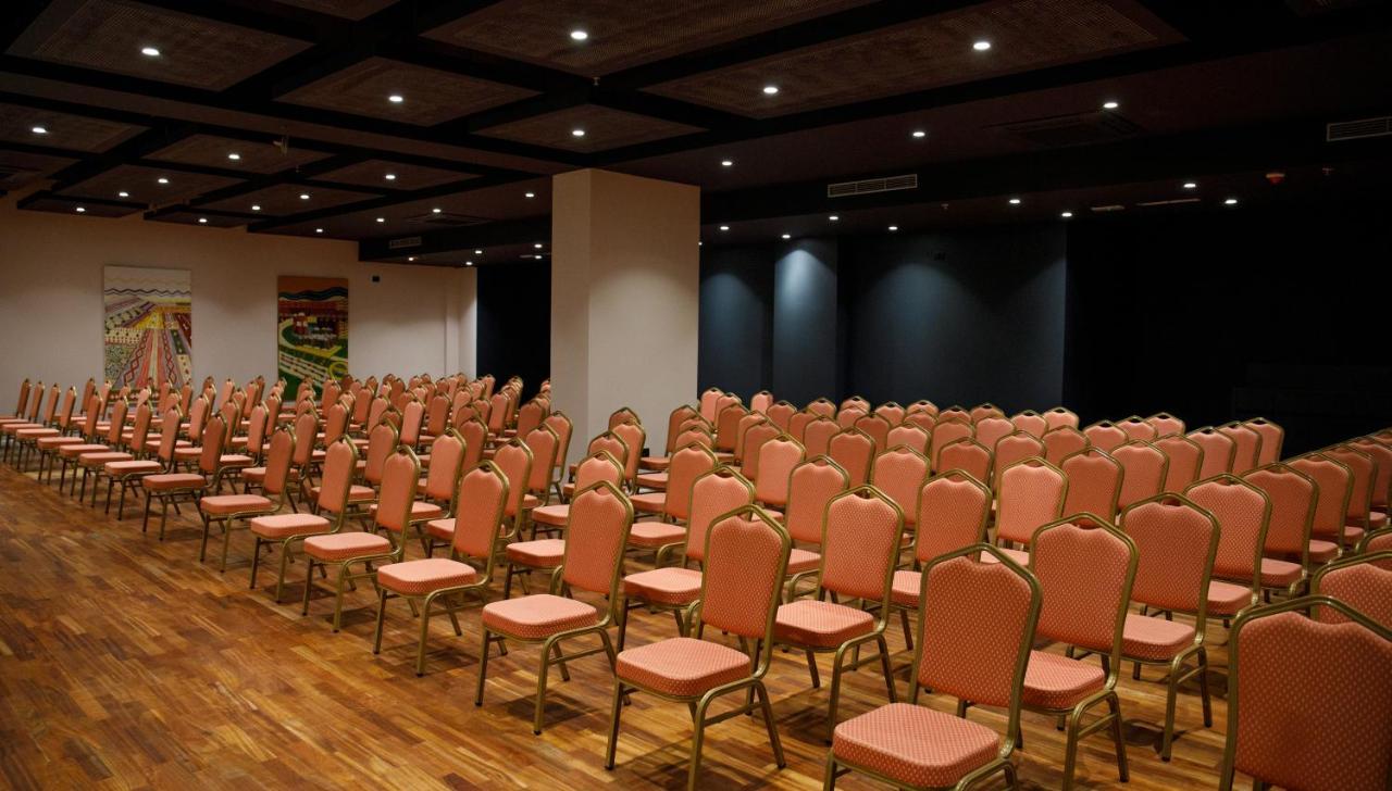 Arka Art Hotel Tirana Extérieur photo Auditorium