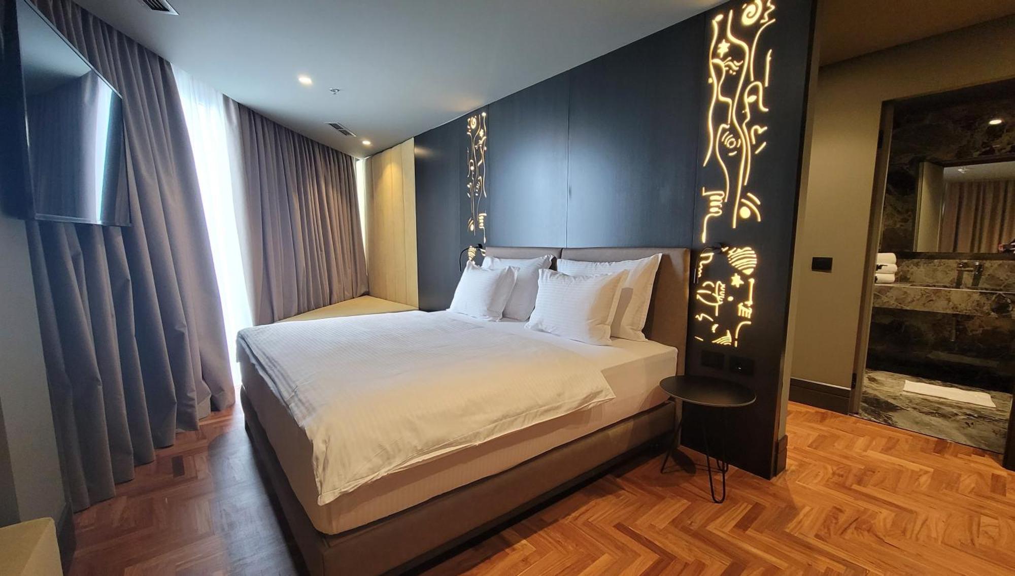 Arka Art Hotel Tirana Extérieur photo A bedroom at the hotel