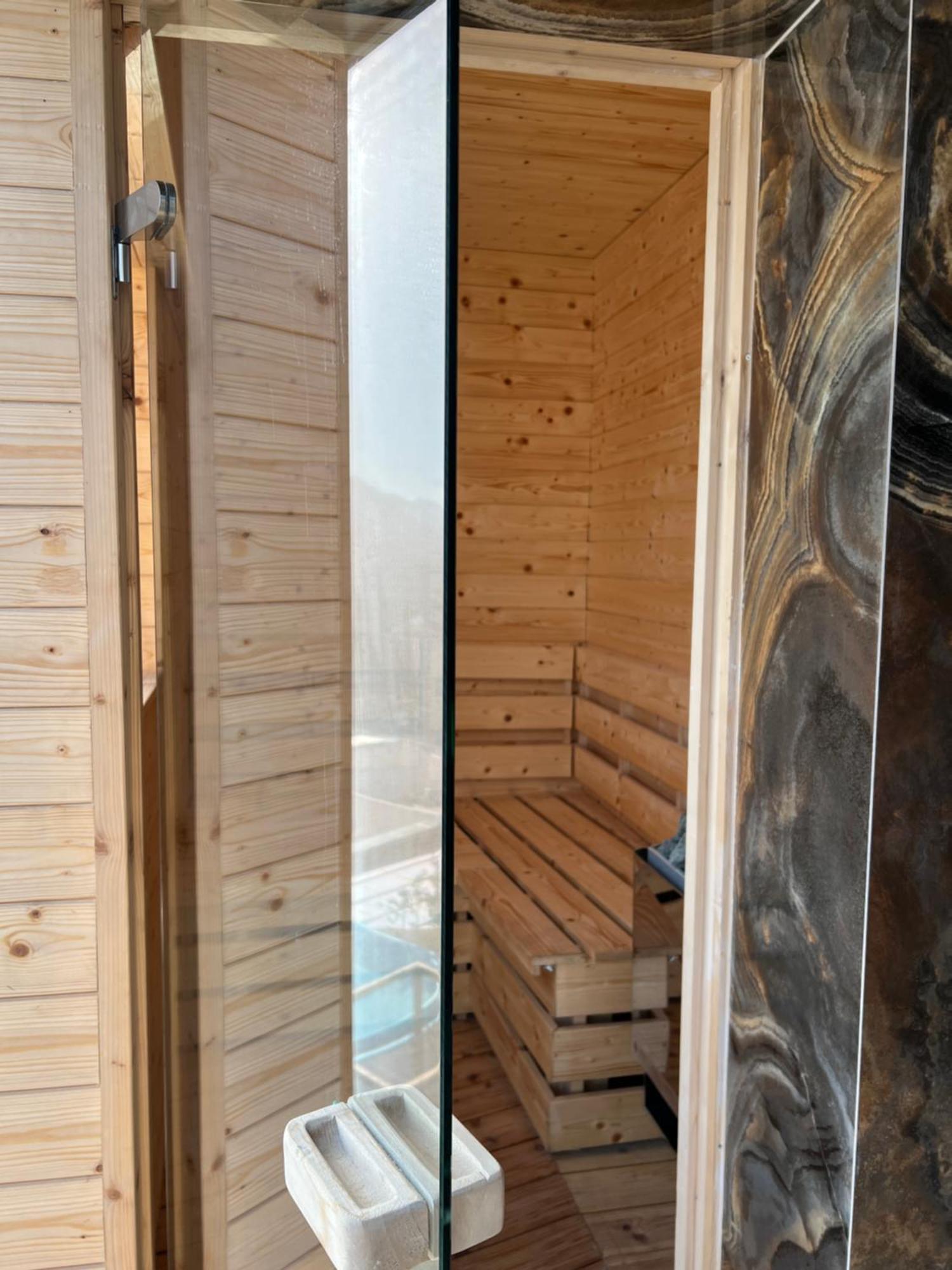 Arka Art Hotel Tirana Extérieur photo A modern Finnish sauna