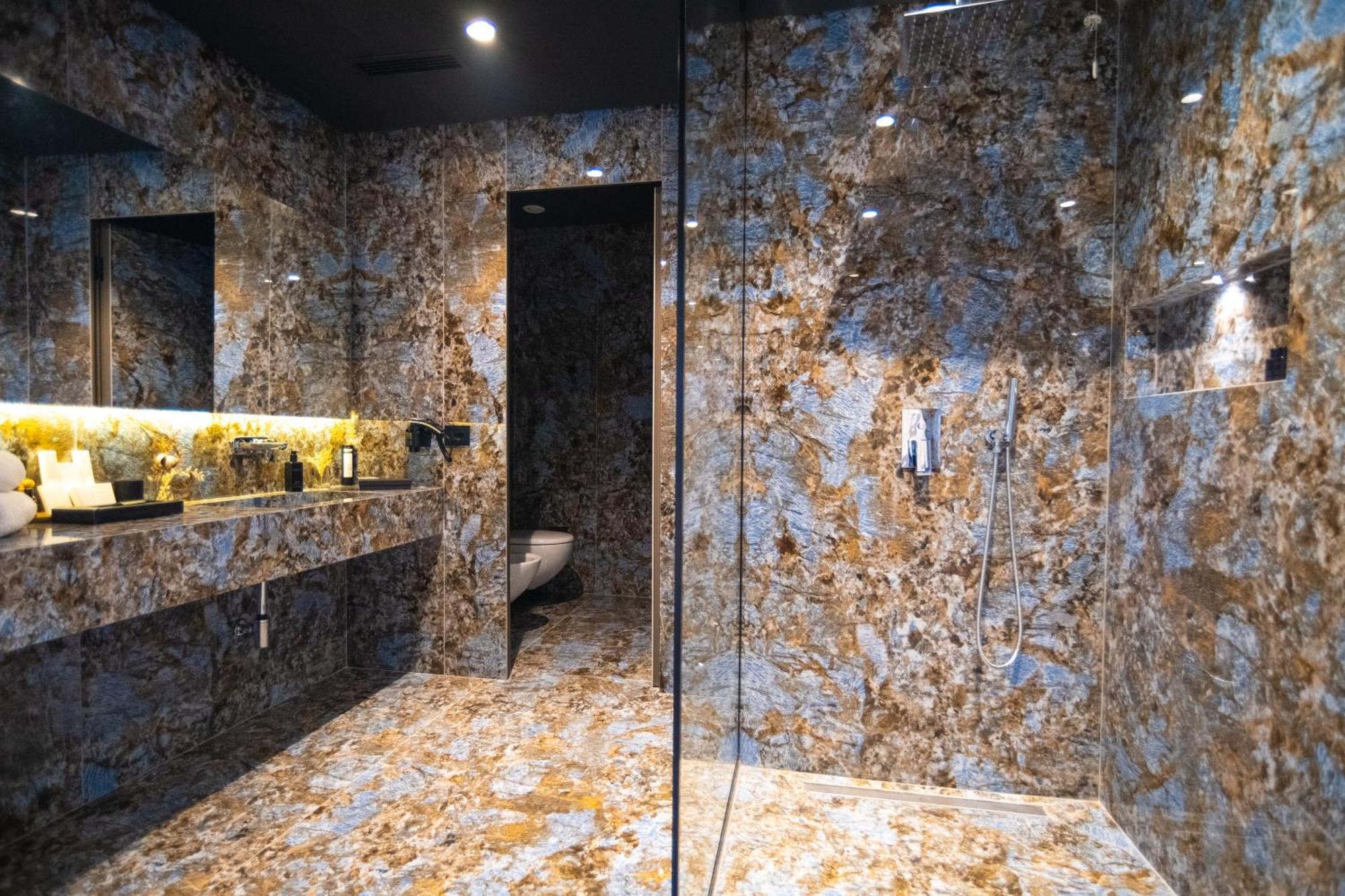 Arka Art Hotel Tirana Extérieur photo Bathroom in the hotel