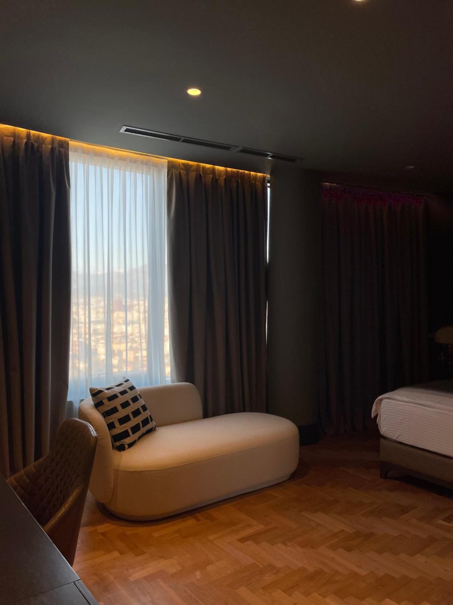 Arka Art Hotel Tirana Extérieur photo A room at the hotel