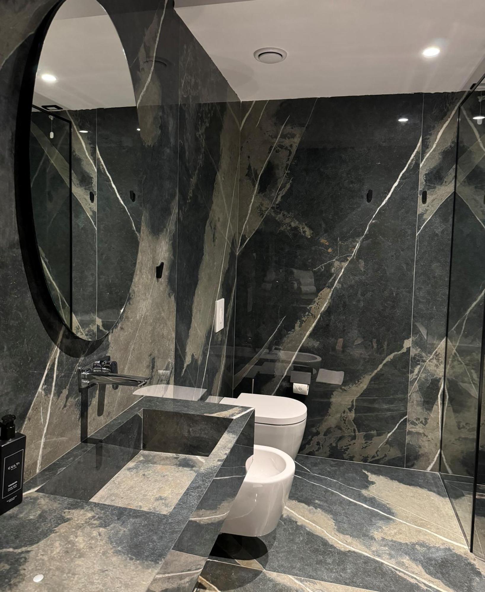 Arka Art Hotel Tirana Extérieur photo Bathroom in the house